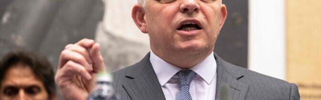 Премьер-министр Словакии высказался за выход страны из НАТО