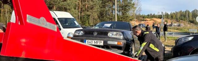 Власти Эстонии эвакуировали десятки автомобилей у погранпункта Койдула