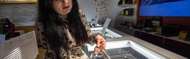 Хозяйка ломбарда: рост цен на золото привел к скачку оборота