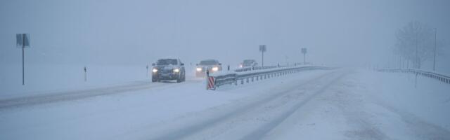 Из-за сильного снегопада вводится особый режим обслуживания дорог