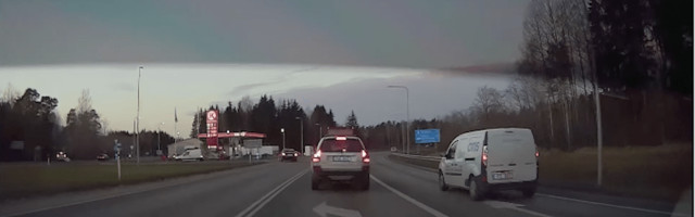 10 декабря полицейский патруль 🚓 осуществлял дорожный надзор на шоссе Таллинн-Нарва