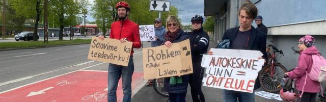 Жители Таллинна протестуют против демонтажа велодорожки 