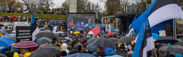 ФОТОГАЛЕРЕЯ ⟩ В Большая акция протеста в защиту свободного общества 23 октября на площади Вабадузе