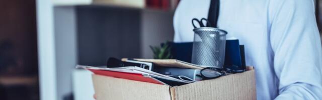 ОТВЕЧАЕТ ЮРИСТ | Как оспорить решение об увольнении по сокращению? Нужно ли возвращать пособие по сокращению?