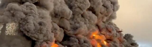 ВИДЕО | Мощный пожар на нефтебазе в Севастополе после атаки беспилотников локализован - местные власти