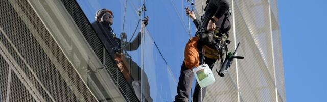 14 смертей на работе – это официальные данные за прошлый год. Но реальное число, вероятно, выше