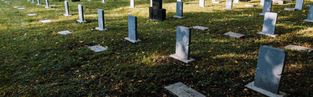 Посольство РФ направило МИД ЭР ноту в связи с происходящим на Военном кладбище