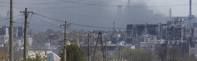 Минобороны РФ объявило о планах прекратить ”любые боевые действия” и открыть коридор для эвакуации мирных жителей с ”Азовстали” в Мариуполе