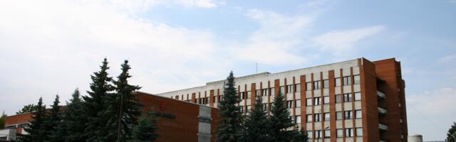 Власти Нарвы просят автобусного перевозчика сделать остановку у больницы