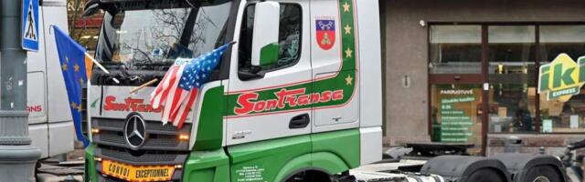 Перевозчики на 70-и грузовиках на проспект Гедимино требуют от властей конкретного плана