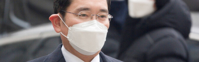 Глава Samsung вернется на 2,5 года в тюрьму в рамках дела о взяточничестве