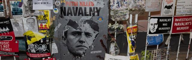 The Insider опубликовал фото Навального на столе судмедэксперта. Разразился скандал