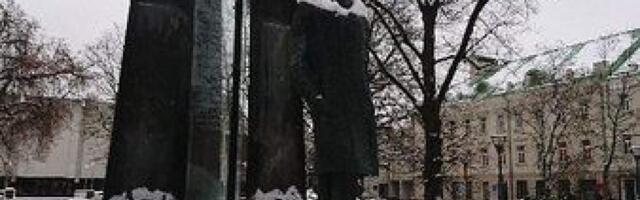 Премьер Литвы связывает акт вандализма в отношении памятника Кудирке с враждебными странами