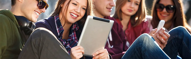 Обращались к молодежным компаниям прямо на улицах Нарвы: можем помочь!