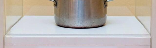 Правда ли, что на аукционе в Лондоне продают кастрюлю с Евромайдана за £15 000?