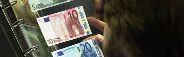 За сувенирные купюры получил условный срок