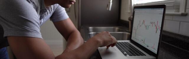 Инвесторы теряют миллиарды долларов на «грошовых» акциях из-за мошеннических схем