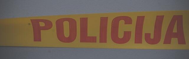 Упал рядом с телом матери: соседи рассказали о трагедии в Латвии, где была убита 76-летняя женщина