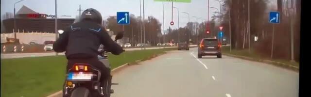 Это диагноз: уходя от полицейской погони, мотоциклист разогнался до 225 км/час