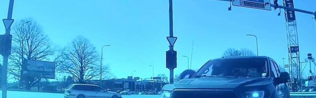 ВИДЕО | В Таллинне водитель внедорожника устраивал опасные "разборки" на дороге