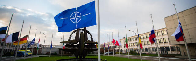 США сокращают около 200 должностей в структурах НАТО