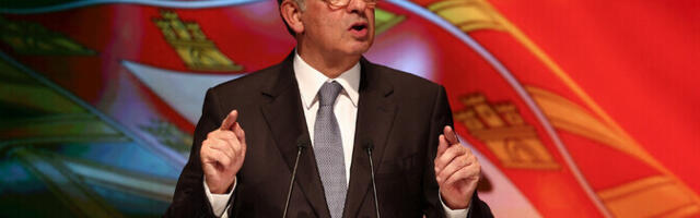 На выборах президента Португалии кандидат-социалист одержал победу над ультраправым