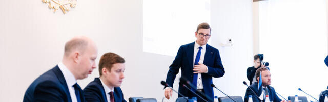 Опрос: большинство жителей по-прежнему недовольно работой правительства и премьер-министра