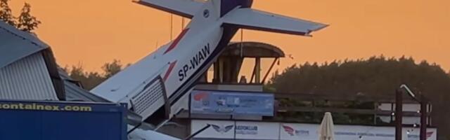 ВИДЕО | Неподалеку от Варшавы самолет врезался в ангар: пять человек погибли