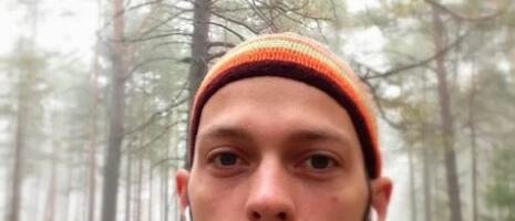 В ночь на 9 мая в Ленинградской области России был сожжён флаг агрессии