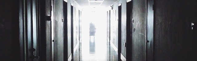 В Эстонии от коронавируса скончался первый медицинский работник