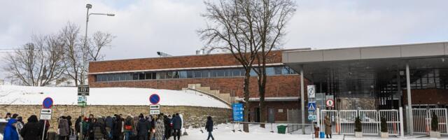 Праздничный багаж с сюрпризом: что таможенники нашли на границе и почему из Эстонии нельзя вывезти...ковер