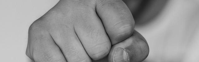 Двое нарвских друзей подрались, один из них серьезно ранен