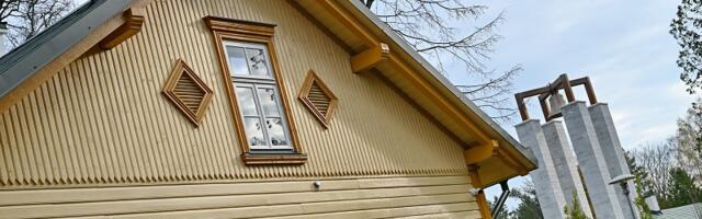 На кладбище Рахумяэ в Таллинне осовременили историческое здание и возвели колокольню