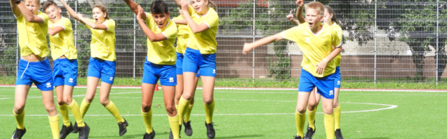 На новом стадионе соревновались и танцевали   ГАЛЕРЕЯ