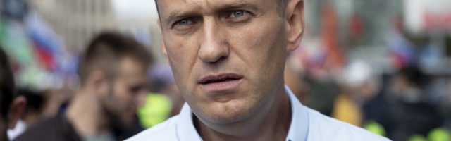 Навальный о версиях своего отравления: в Кремле открыли целый департамент для придумывания новых версий, я запутался