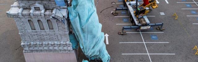 ВИДЕО | В Бразилии рухнула копия статуи Свободы