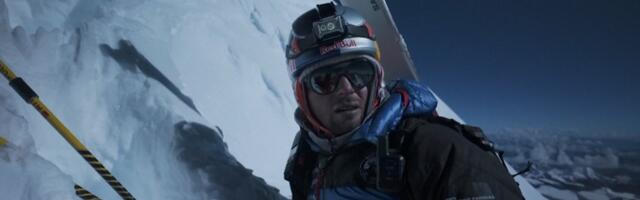 Альпинист Баргель спустился с Эвереста на лыжах без дополнительного кислорода