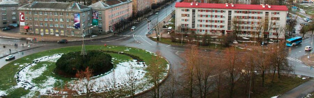 Власти Нарвы объяснили, почему городские дороги и тротуары не обрабатывают дезинфицирующим средством