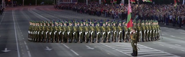 Лукашенко решил не отменять в Белоруссии парад на 9 мая. "Мы не можем отменить парад. Просто не можем"