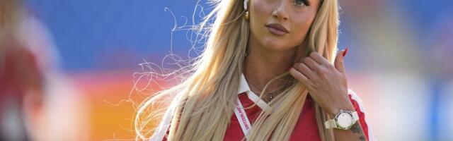 Самой красивой футболистке мира на чемпионате Европы понадобился охранник