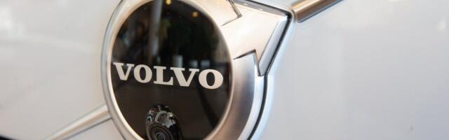 Volvo проводит расследование после публикации фото президента Федерации лыжных гонок России на фоне их грузовика