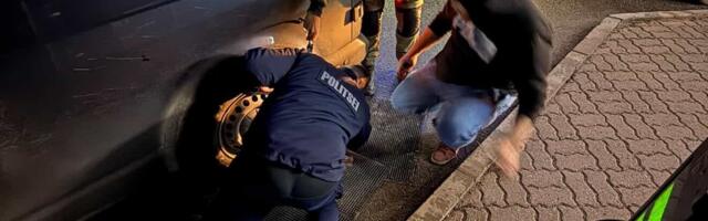 Житель Тарту помог полицейским починить проколотое колесо патрульной машины