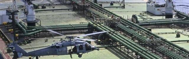 Американские военные захватили связанный с Ираном нефтяной танкер