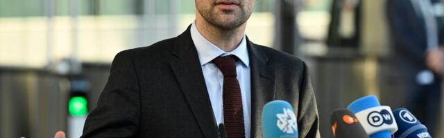 Премьер-министр Франции: Европе нужен прямой контакт с Россией