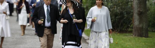 ФОТОГАЛЕРЕЯ | Смотрите, кто, в чем и с кем пришел на президентский прием!