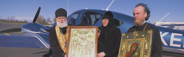 Православные священники с молитвой облетели Эстонию на частном самолете