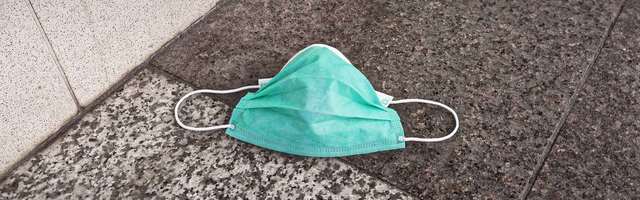 Министерство окружающей среды просит правильно утилизировать использованные маски