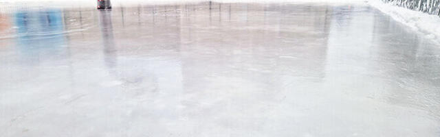 В Нарве у спортивной школы "Энергия" открылся бесплатный каток