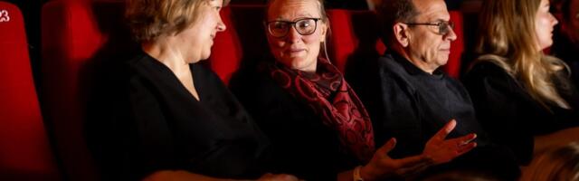 „Я не хочу платить за просмотр рекламы“: зрители кинотеатров жалуются на ролики перед сеансами