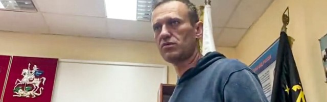 Навального арестовали на 30 суток, заседание суда прошло в отделении полиции